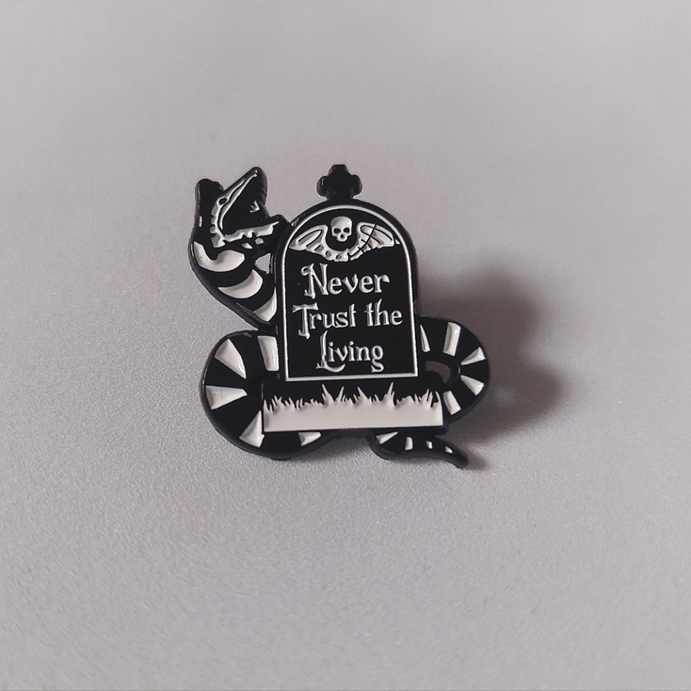 🧁 3/$30 Never Trust the Living Beetlejuice Snake Headstone Enamel Pin NEW